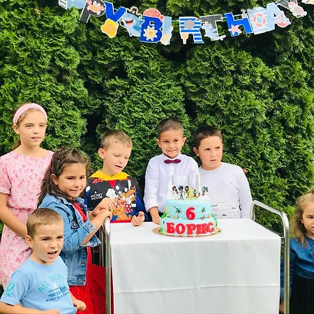 Evelina Palace בנסקו