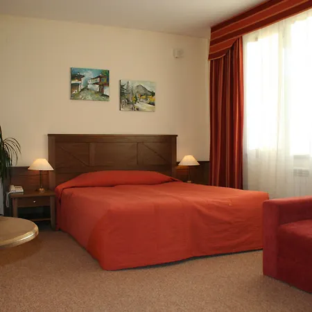 Evelina Palace Hotel 4*