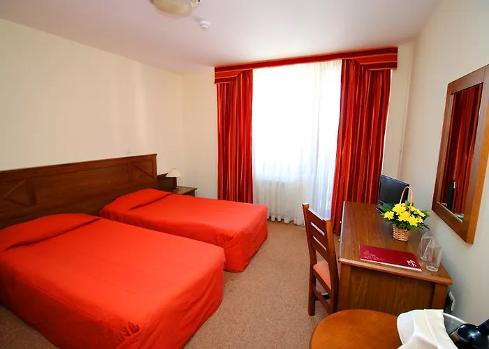 Evelina Palace מלון בנסקו