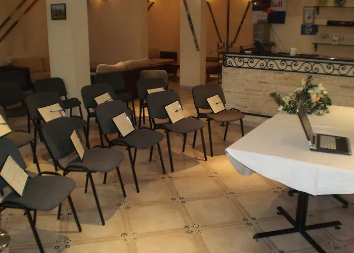 מלון Evelina Palace בנסקו