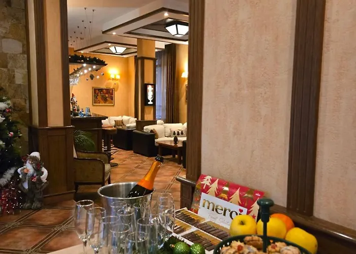 מלון Evelina Palace 4*